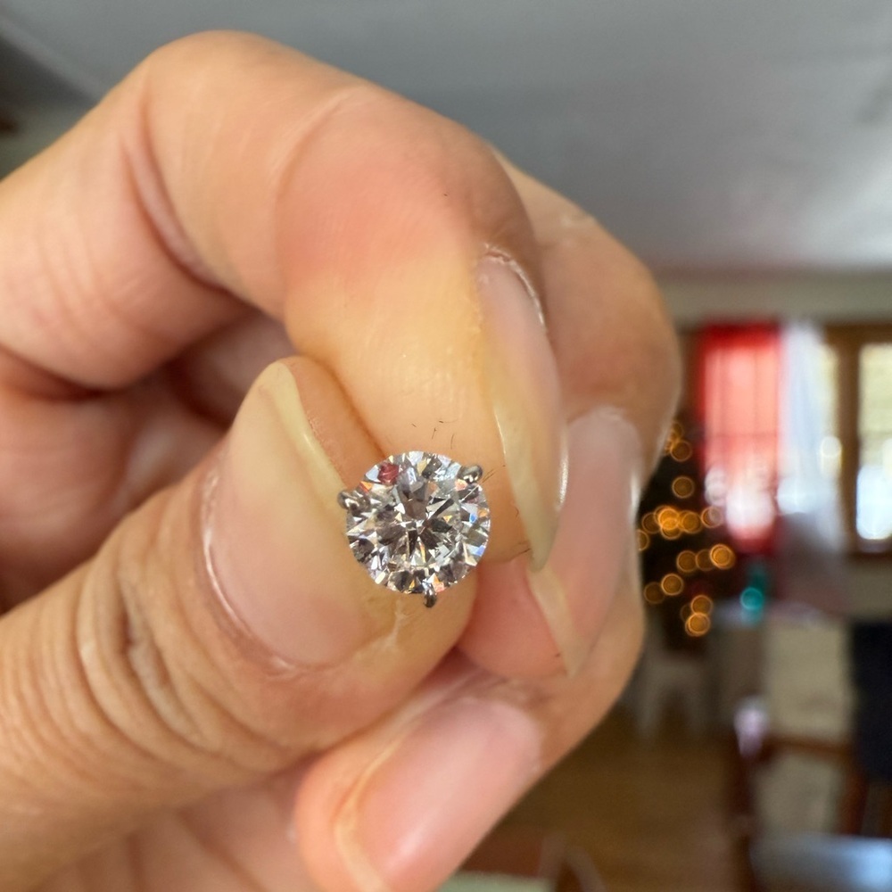 1 Ct Diamond Stud Earrings In K18 Japan Gold